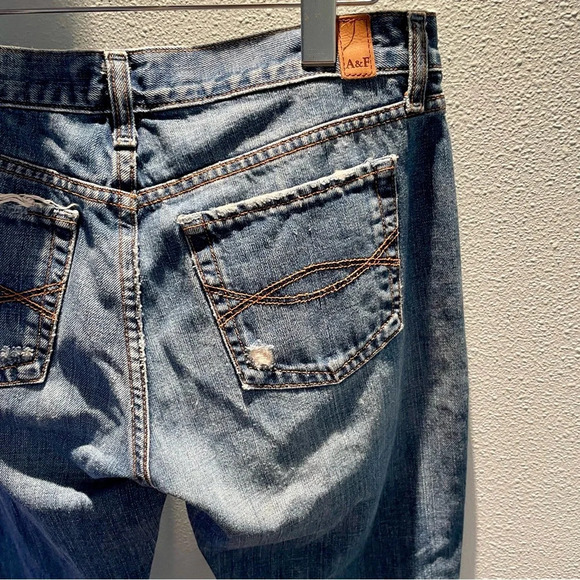 Abercrombie and Fitch vintage Erin distressed low rise blue jeans size 8 regular - Picture 7 of 12